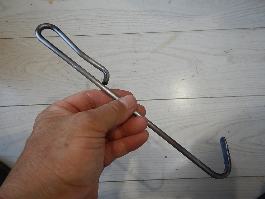 内吊りの軒樋を外す工具