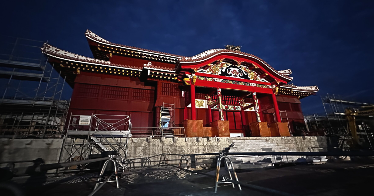 首里城 復元工事の漆塗装