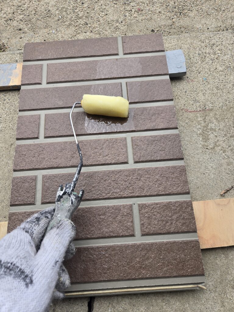 サイディング　下塗り