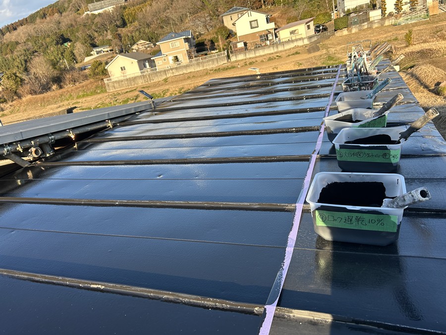 屋根　夕方に塗装　白化防止