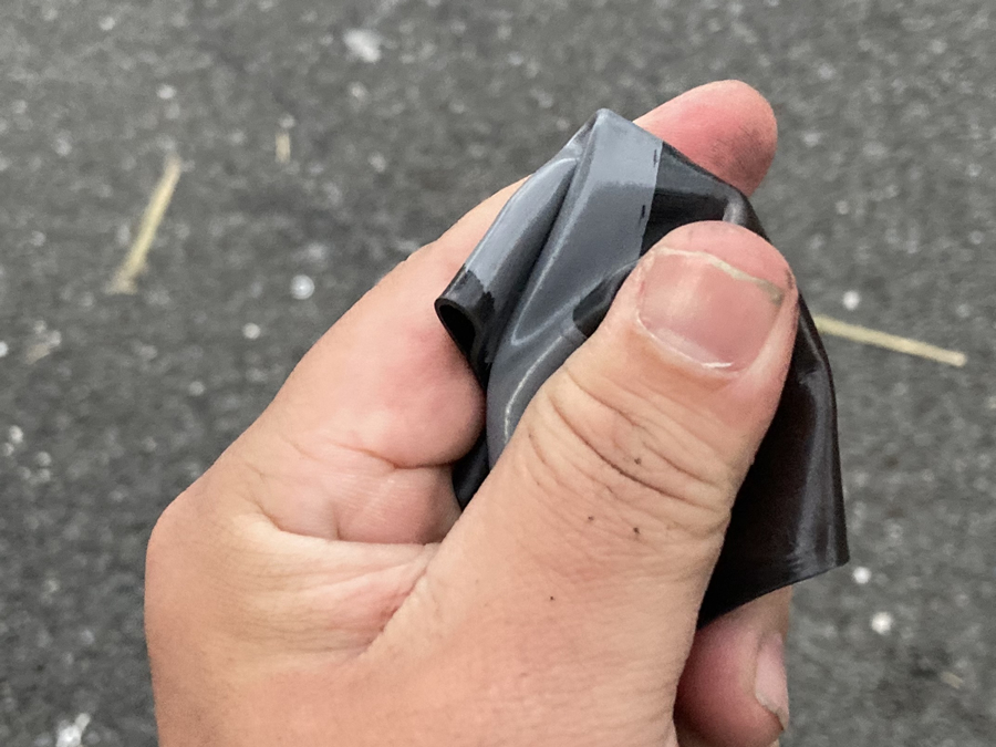 ゴムシートへの塗装の密着状況確認２