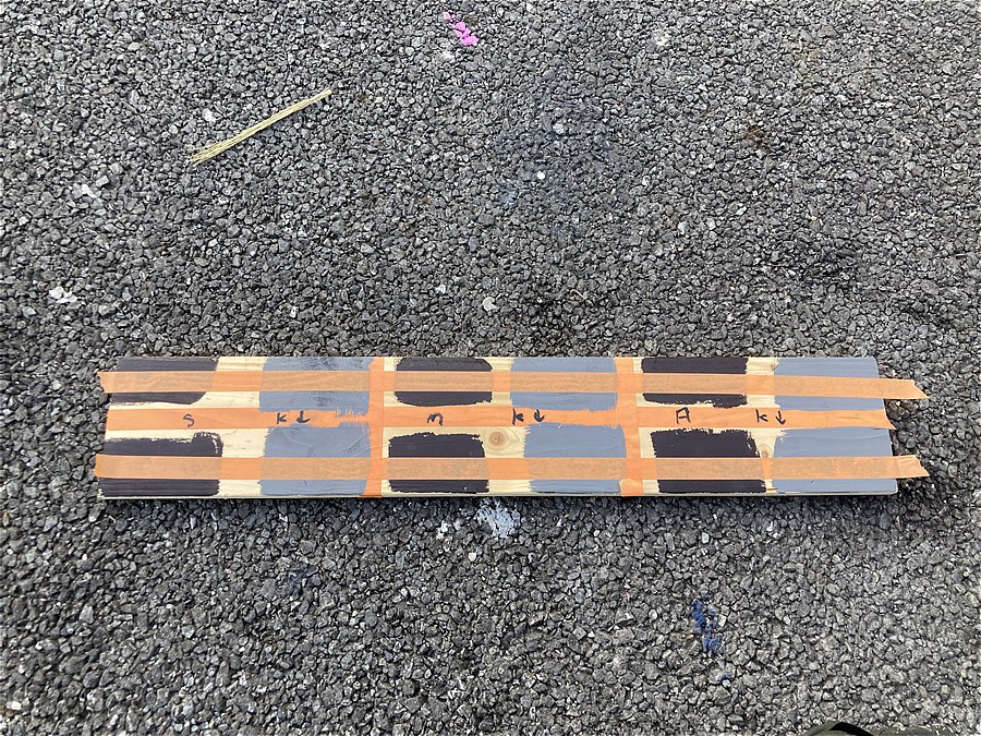 木部への塗装の試験体：紙テープ