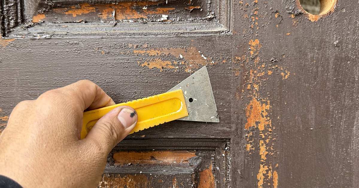 木部用塗膜剥離剤２メーカー製品の比較検証