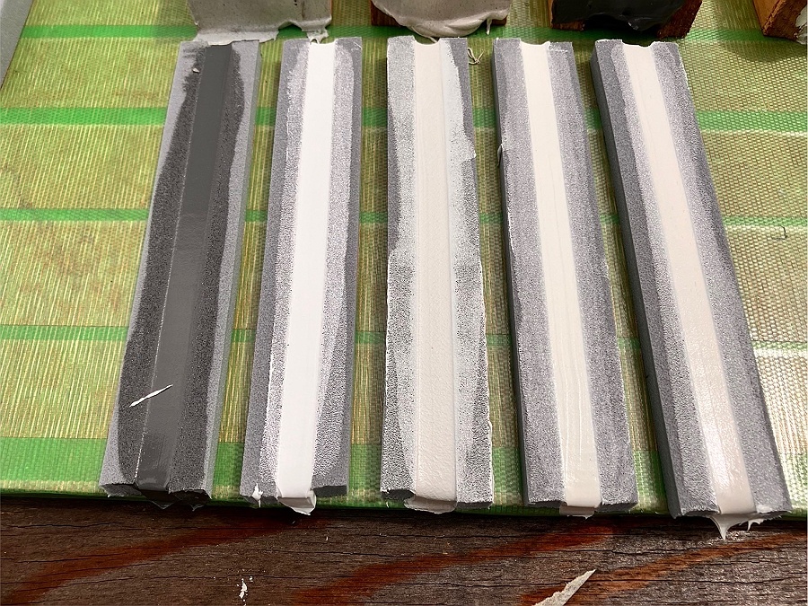 バックアップ材を使い10×10㎜で打設