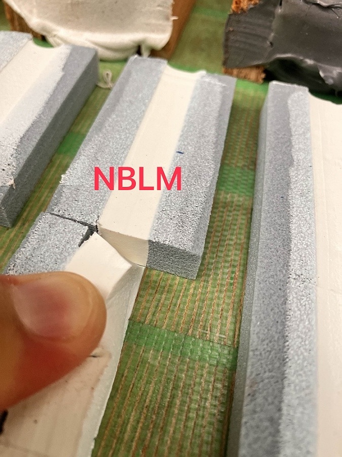 シーリング硬化後「シャーピー　ヘンセイシリコーン NB-LM」シャープ化学工業