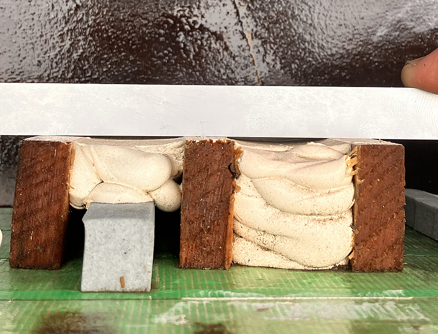 シーリング材の痩せ、厚さによる違い