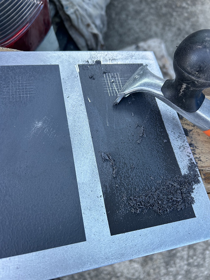 塗装面を超硬刃スクレーパーで引っ掻いてみる